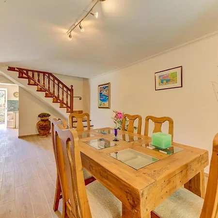 Sleeps 8 Villa