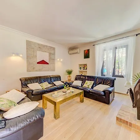 Sleeps 8 * Pollenca