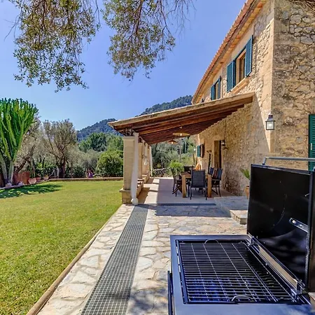 Sleeps 8 Villa *