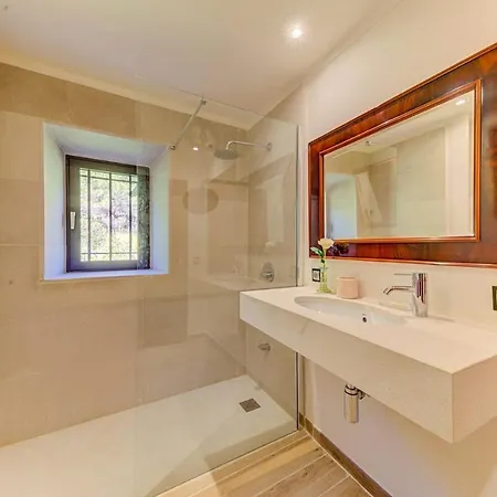 Sleeps 8 * Pollenca