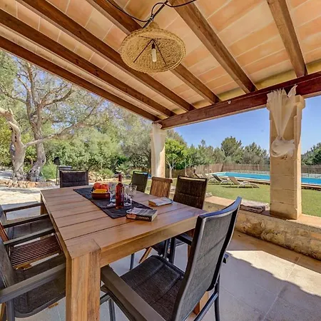 Villa Sleeps 8